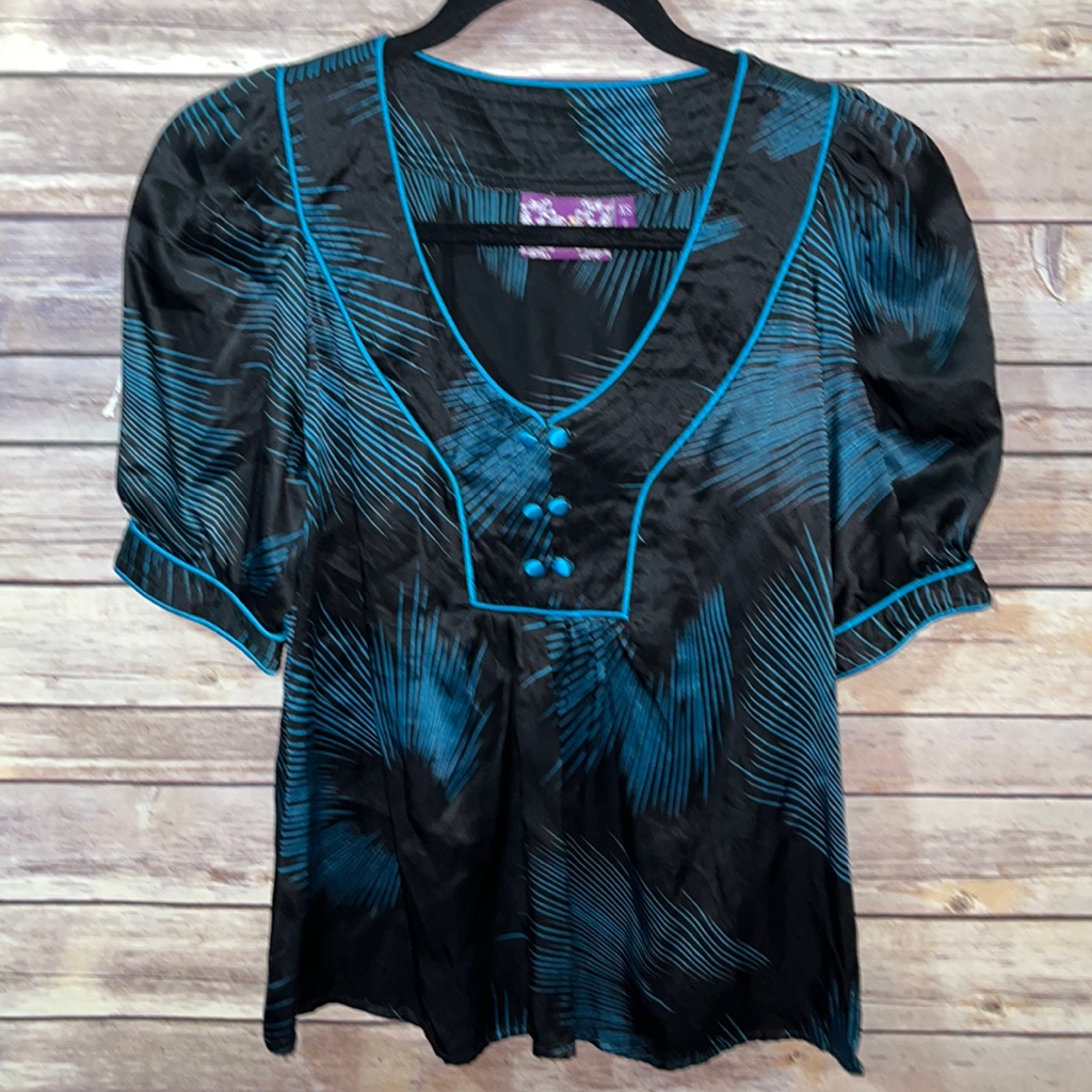 Yumi Kim 100% Silk Top Black Blue Print Size Small Euc B1